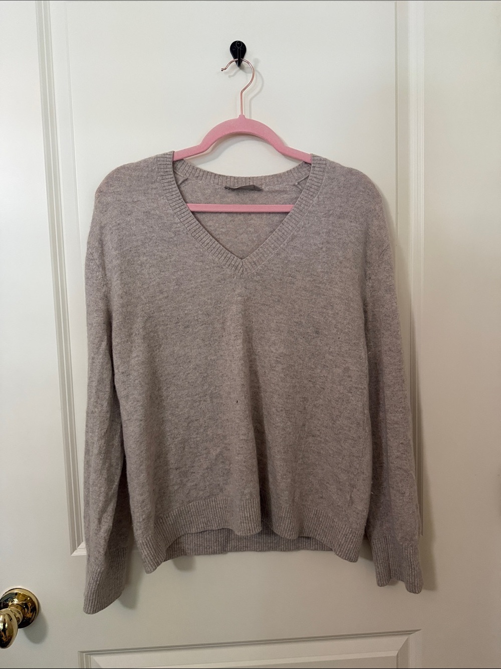 Everlane Recycled Cashmere V-Neck Sweater Gray Size S – 100% Cashmere